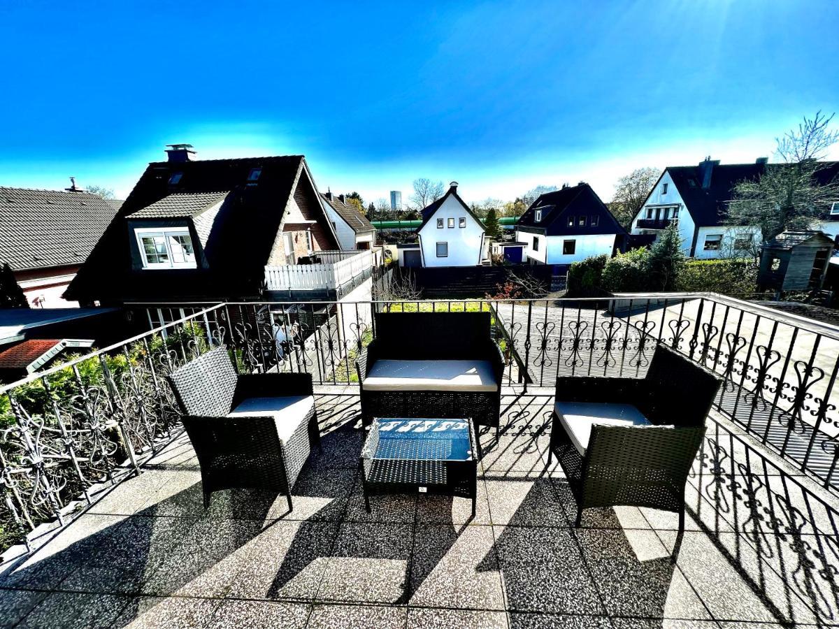 Praktisches Zimmer Im Grossen Haus Mit Garten ดุสเซลดอร์ฟ ภายนอก รูปภาพ